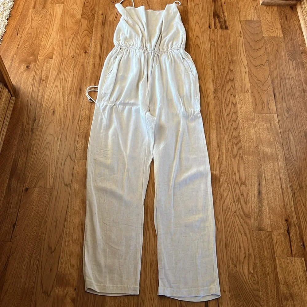 Indah Jumpsuit - Picture 2 of 9